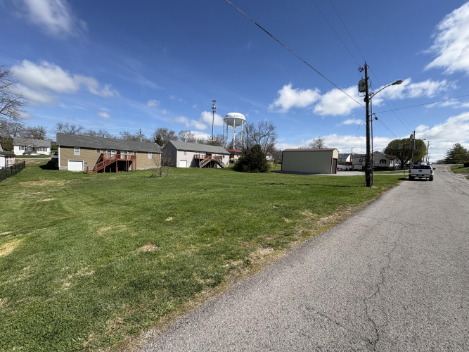 Listing Image 4
