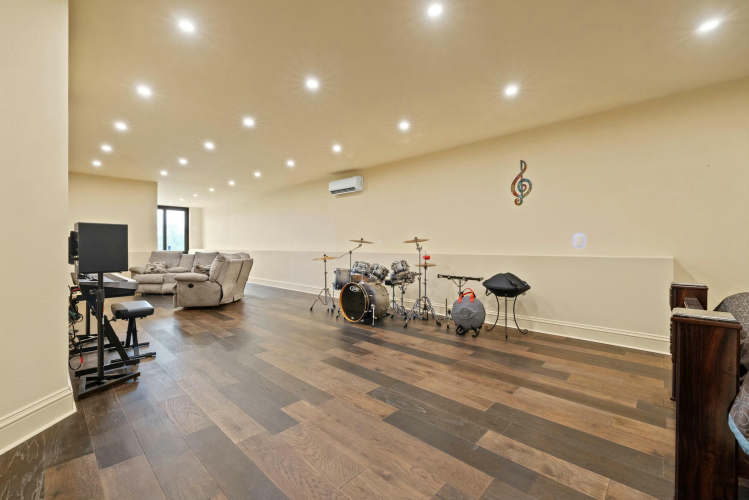 Listing Image 57