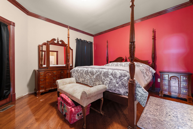 Listing Image 102