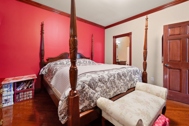 Listing Image 104
