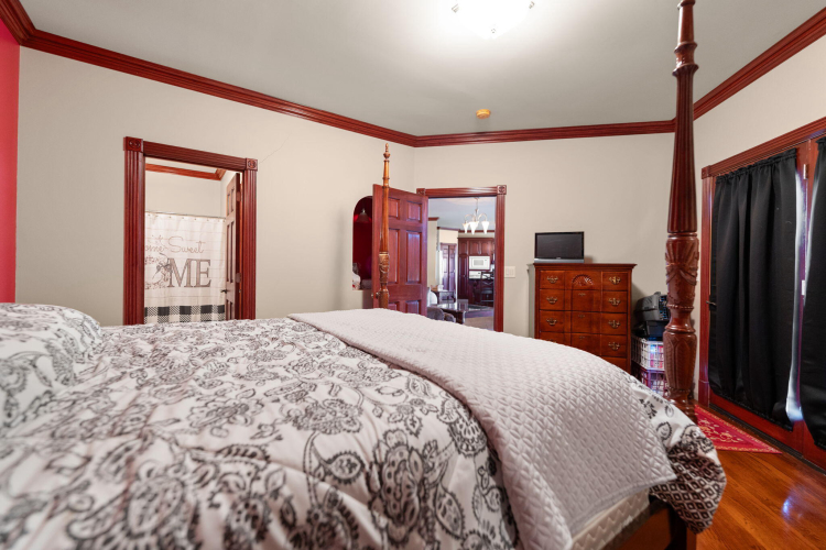 Listing Image 107