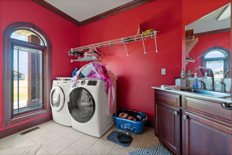 Listing Image 111