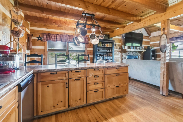 Listing Image 14