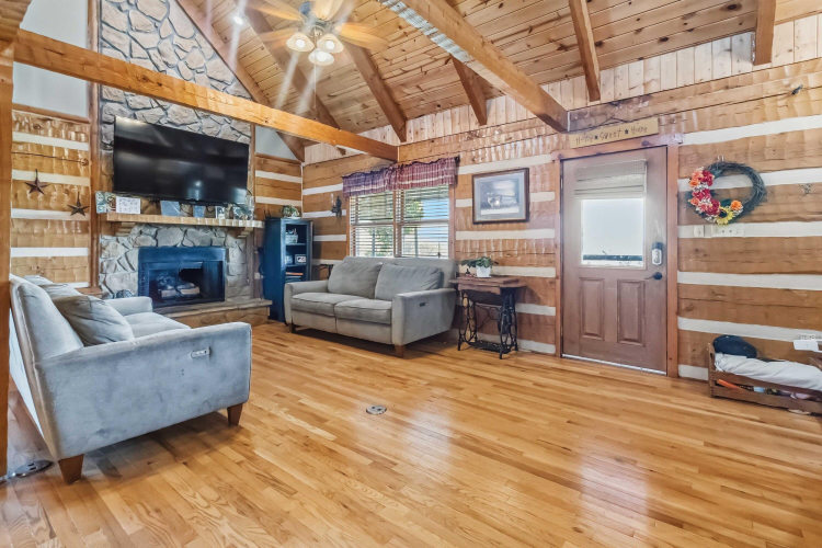 Listing Image 8