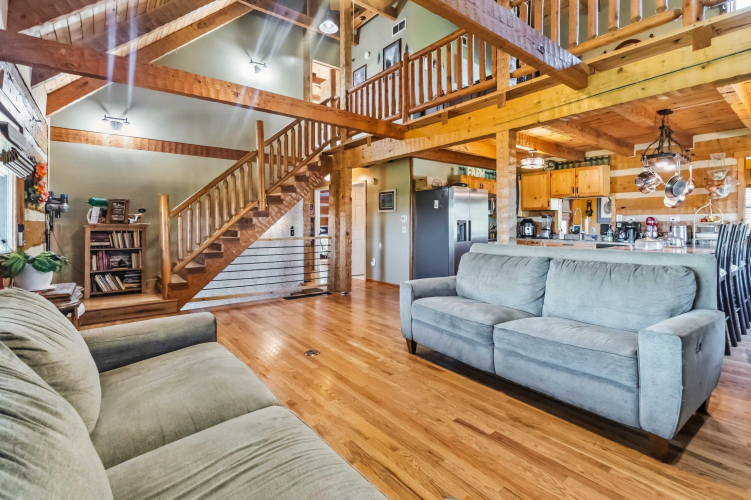 Listing Image 10