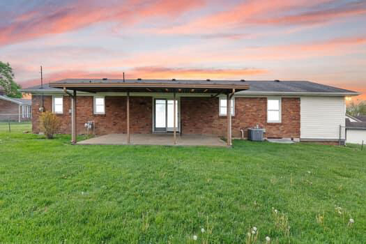 Listing Image 4