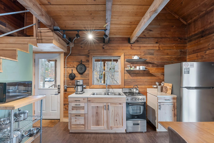 Listing Image 9