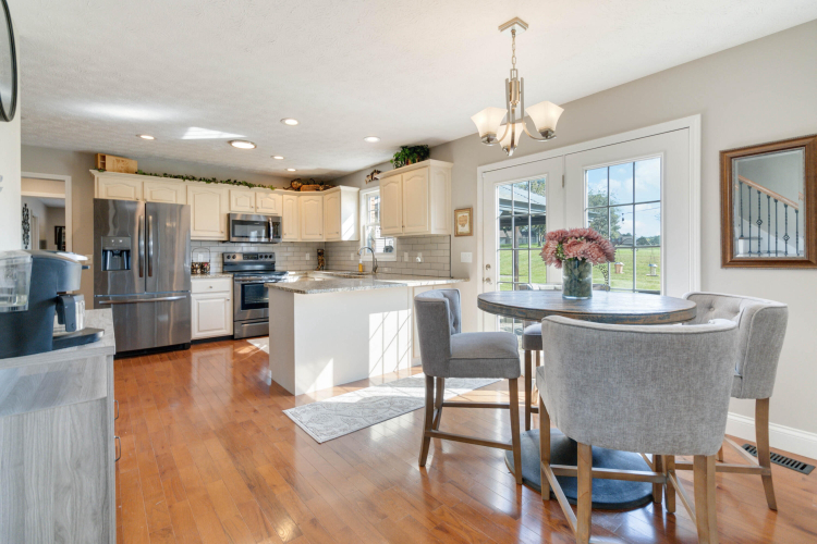 Listing Image 15