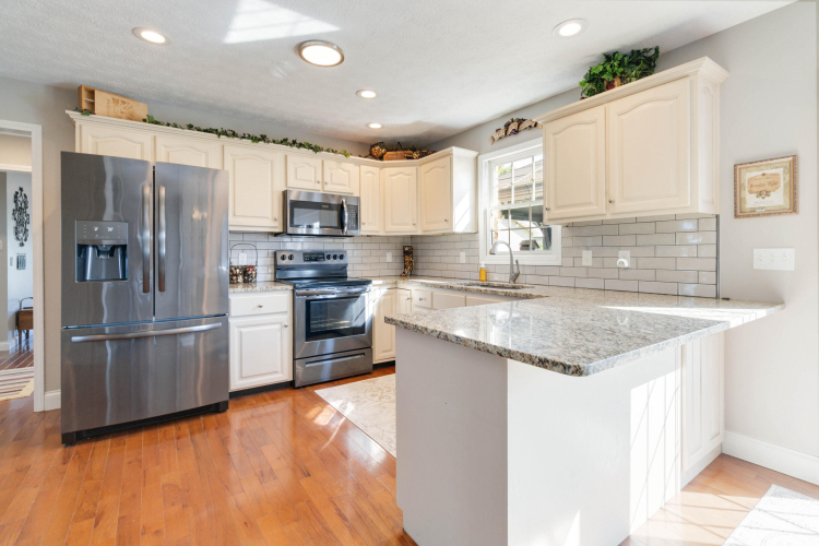 Listing Image 19