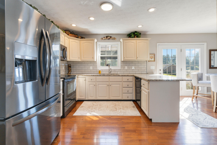 Listing Image 21