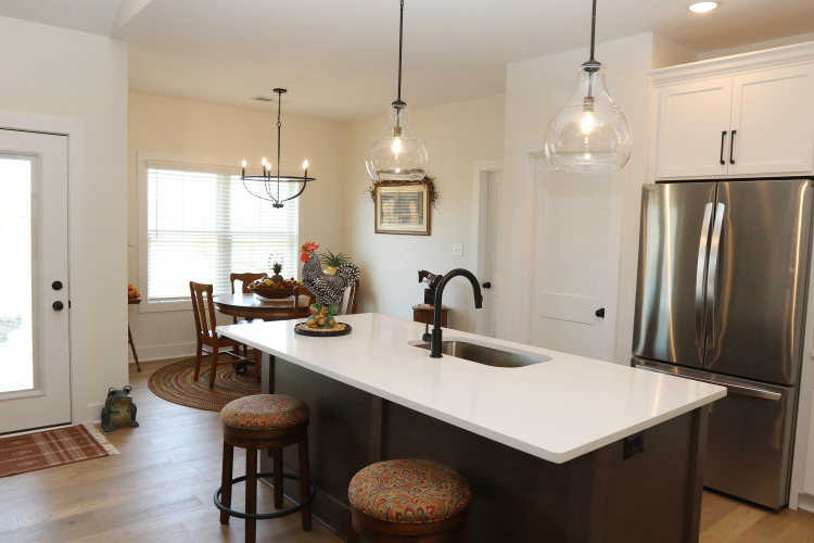 Listing Image 9