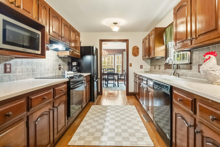 Listing Image 19