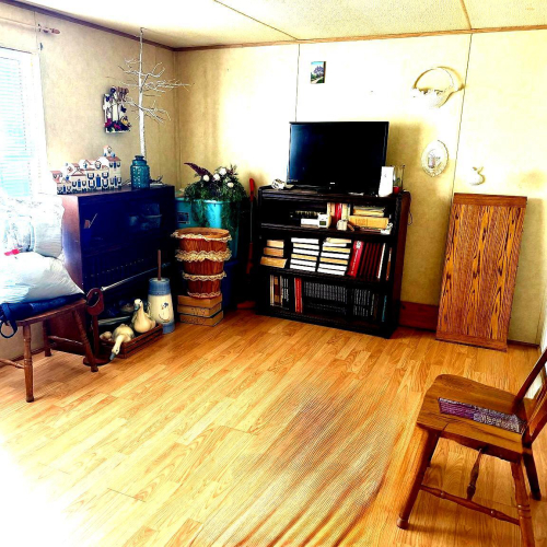 Listing Image 12
