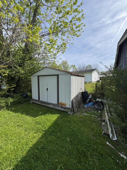 Listing Image 11