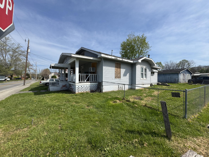 Listing Image 4