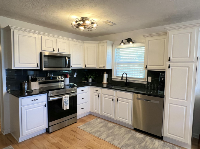 Listing Image 12
