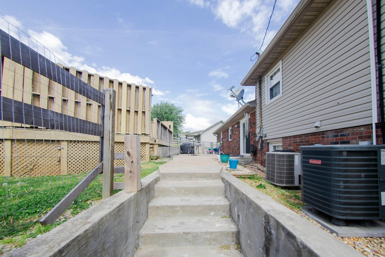 Listing Image 14