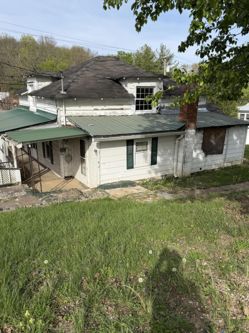 Listing Image 4