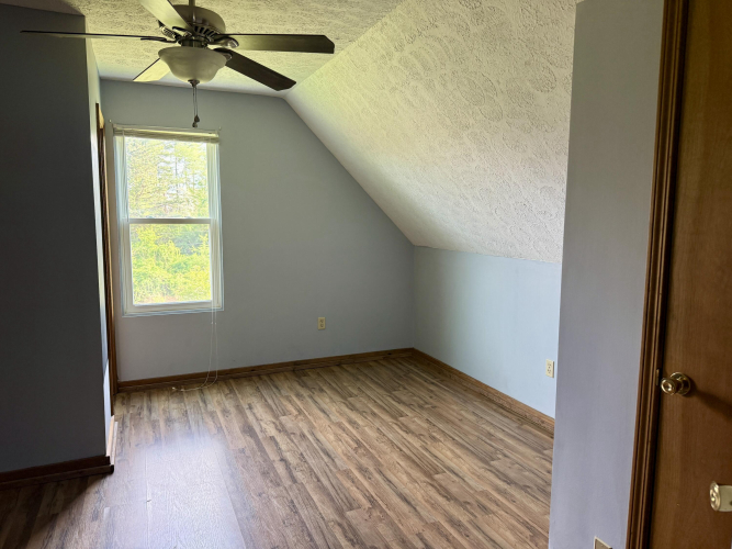 Listing Image 52