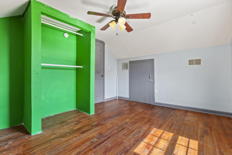 Listing Image 18
