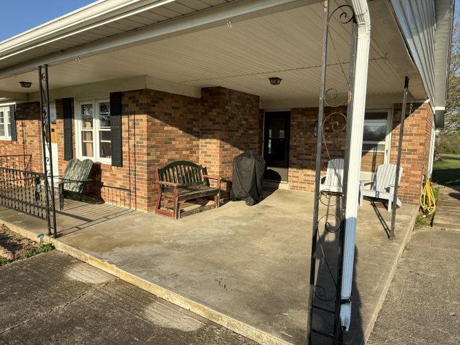 Listing Image 4