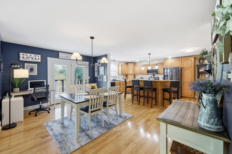 Listing Image 16