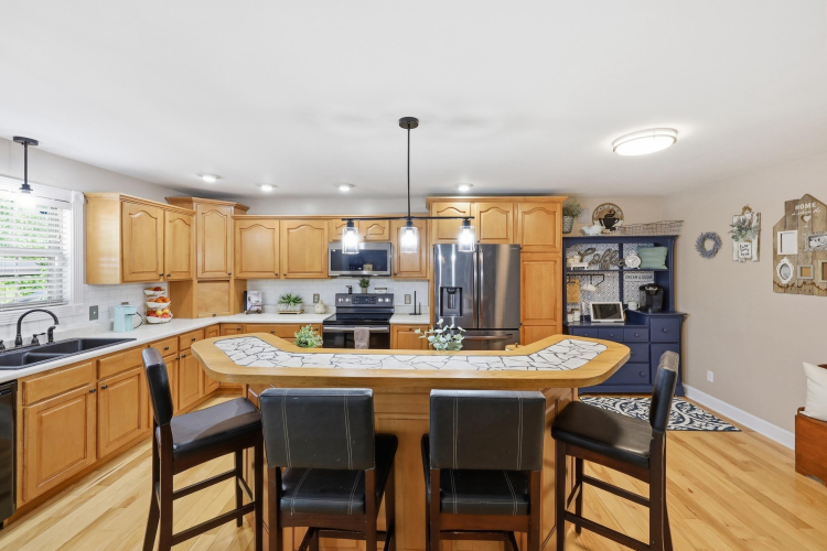 Listing Image 19