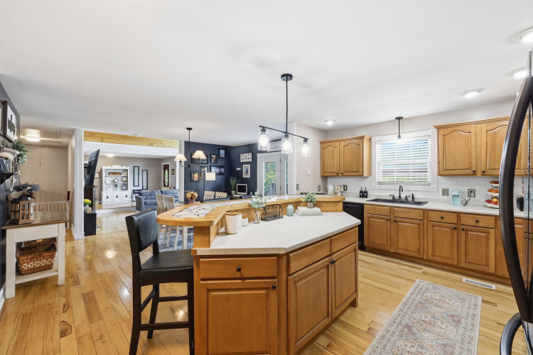 Listing Image 21