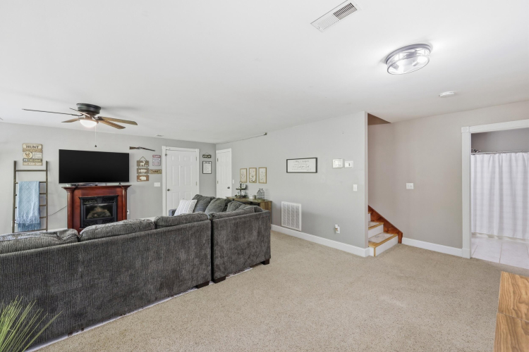 Listing Image 44