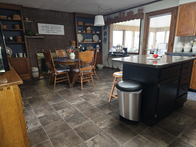 Listing Image 7