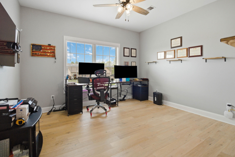 Listing Image 17