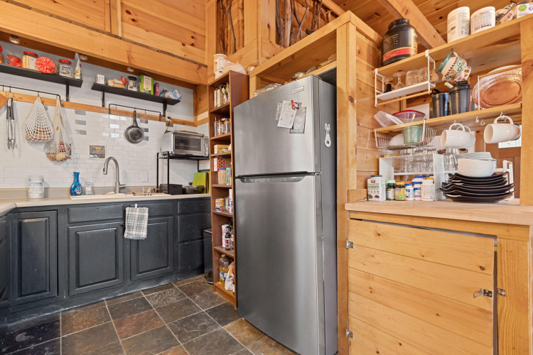 Listing Image 22