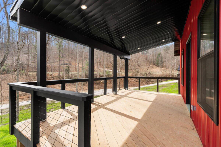 Listing Image 4