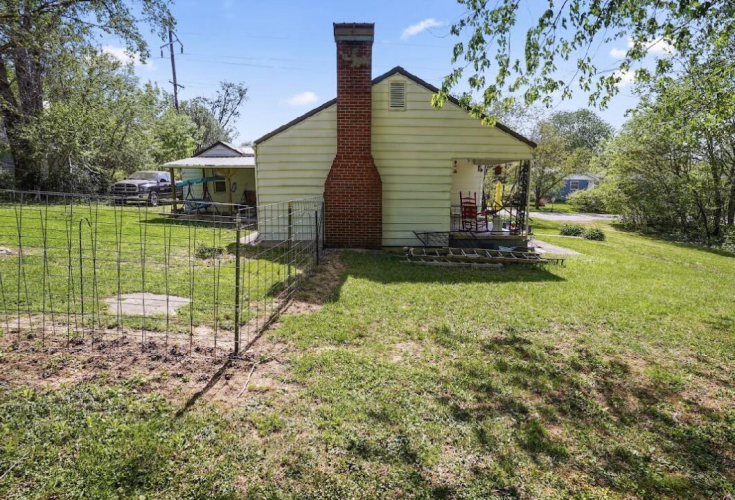 Listing Image 6