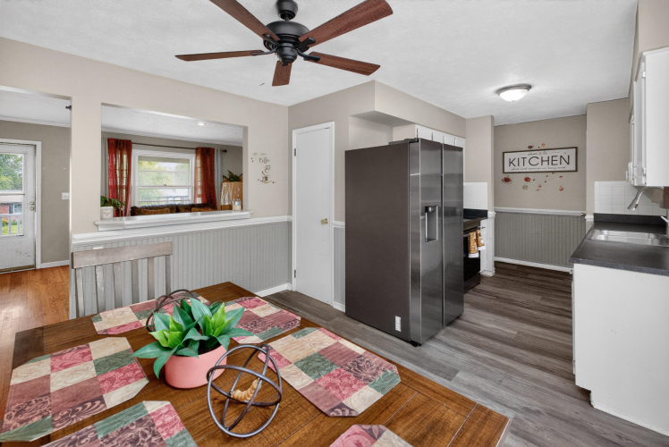 Listing Image 13