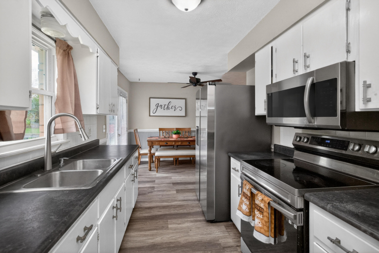 Listing Image 14