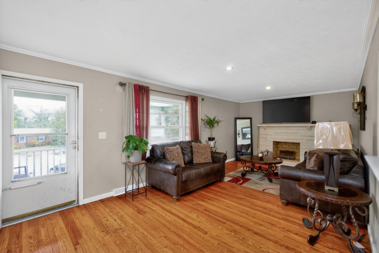 Listing Image 5