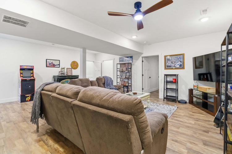 Listing Image 56