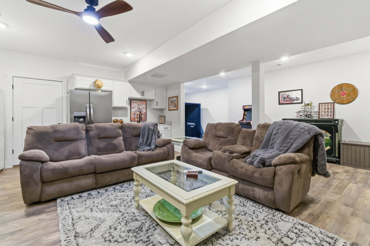 Listing Image 58