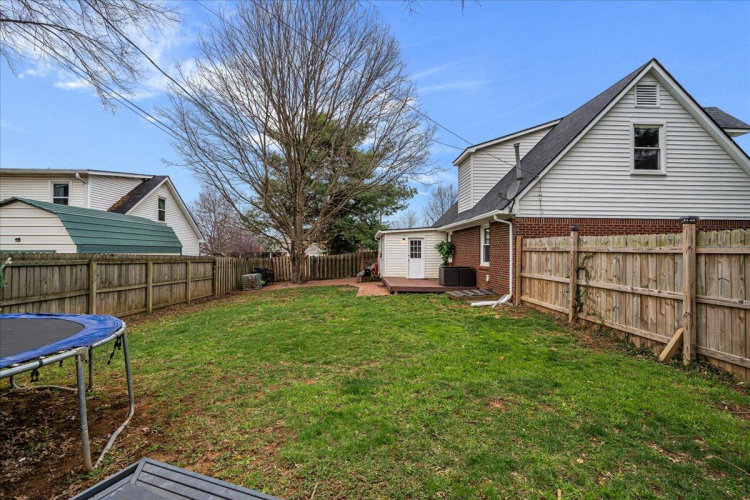 Listing Image 7