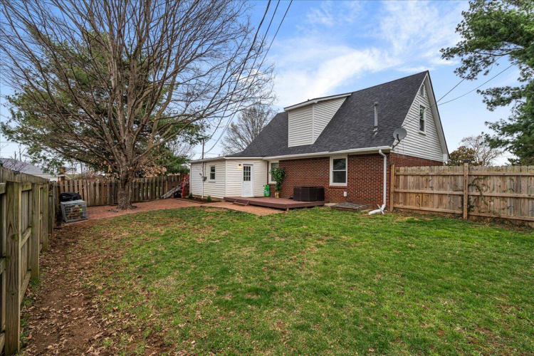 Listing Image 8