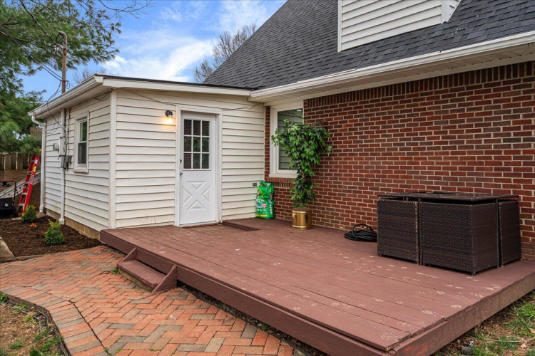 Listing Image 10