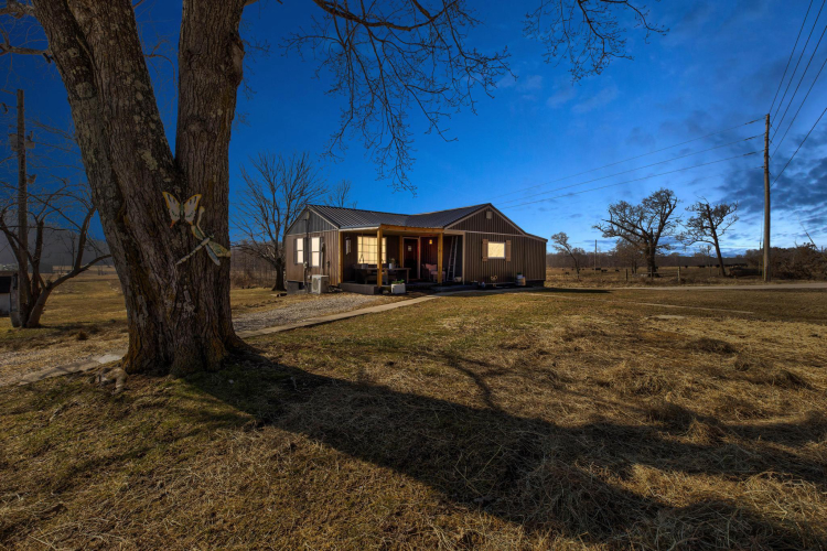 Listing Image 5