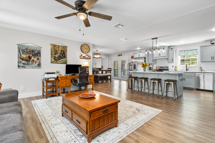Listing Image 15
