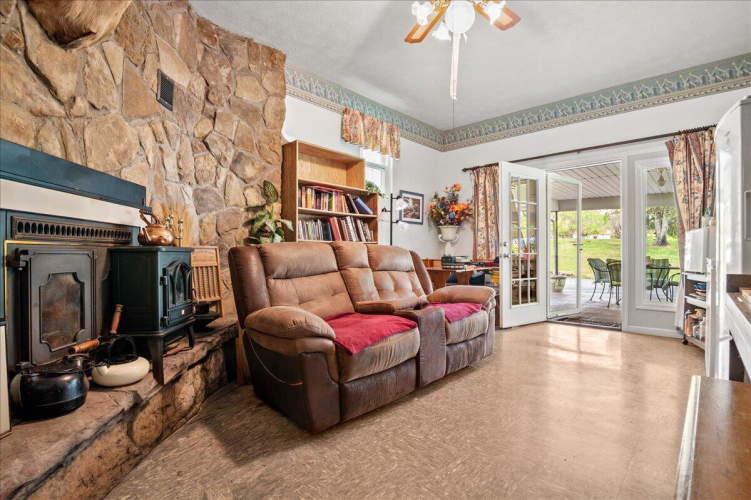 Listing Image 10