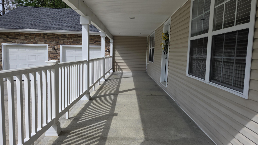 Listing Image 4