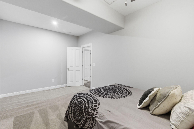 Listing Image 56