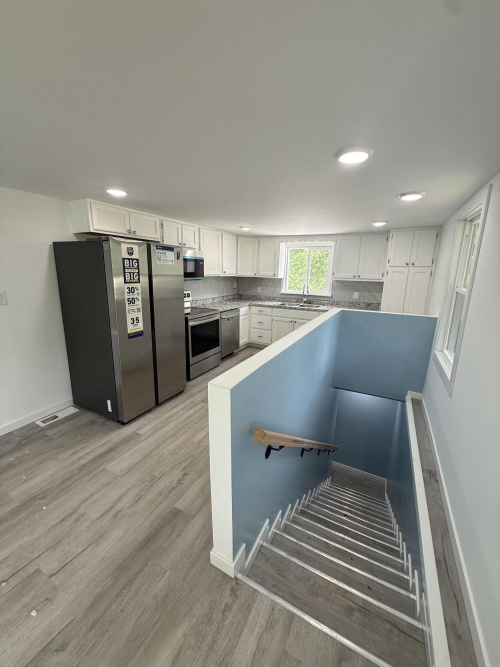 Listing Image 8