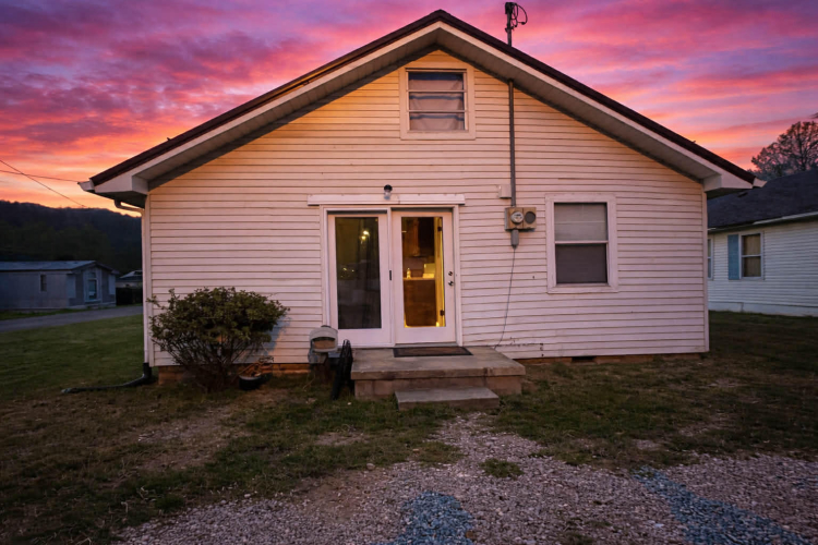 Listing Image 4