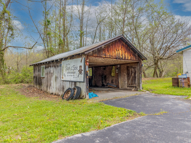 Listing Image 44